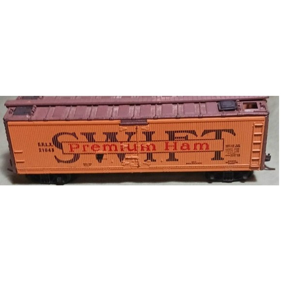 HO Scale Boxcar and Container Loaded Flat Cars Lot of 6 - Picture 6 of 13